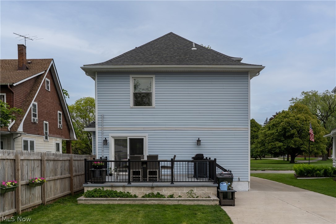 Washington Park Blvd - Residential