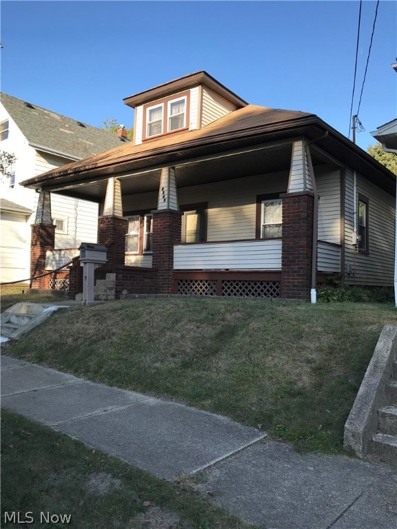 You really won't want to pass this gem up!  Well maintained, lots of room, newer windows, updates throughout, paved drive, partially fenced yard with shed in back.
Large front porch, appliances stay. 
Ready to move in!