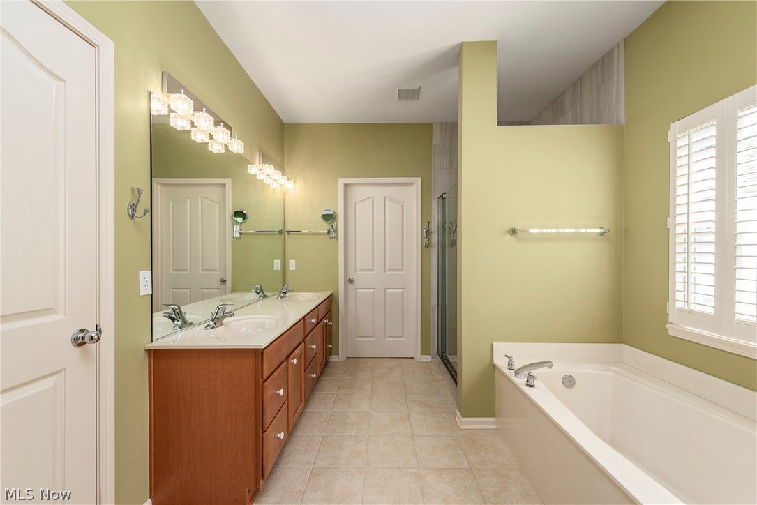 The Eagles Club At Quail Hollow Condo - Residential