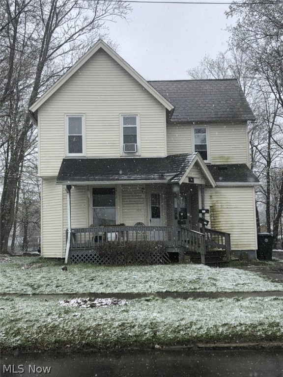 A great investment opportunity.   Triplex and also garage is rented out for a total monthly income of $1775.00.   Renters are on a month to month rental agreement at this time.