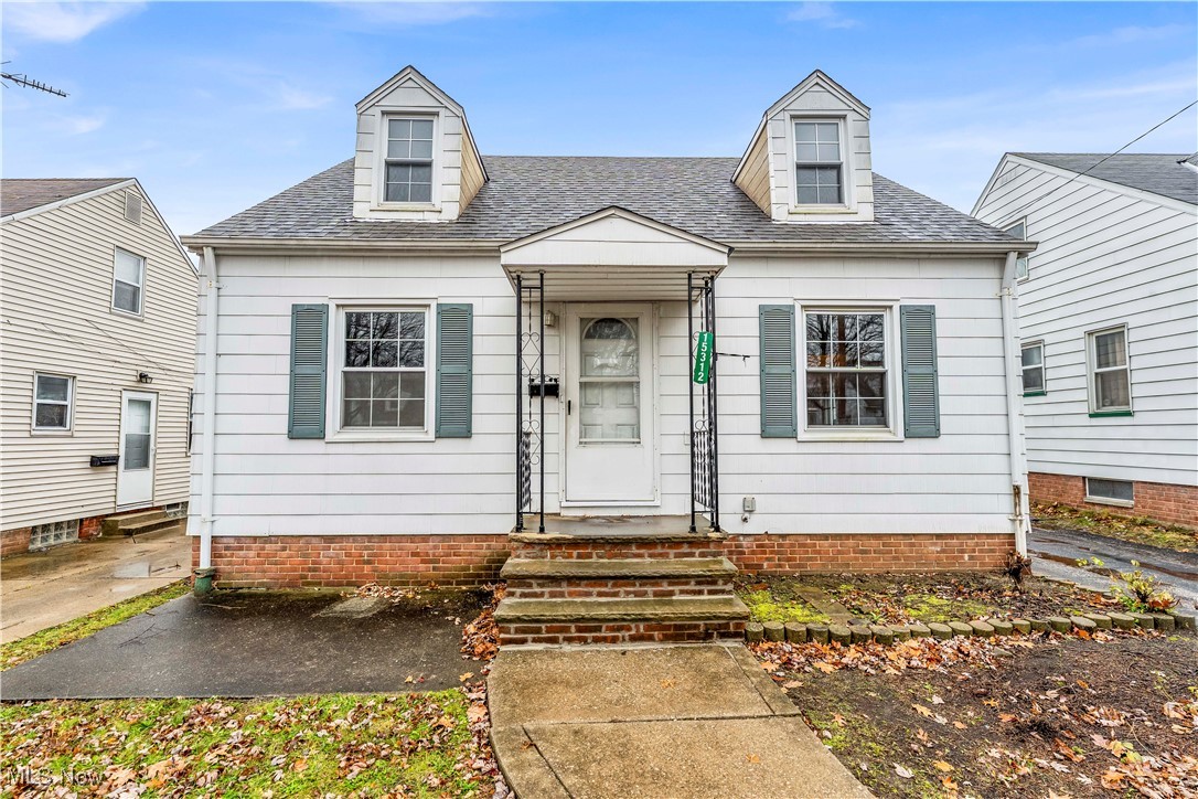 15312 Benhoff Dr, Maple Heights - Spacious 3-bed 1-bath single-family home! //

$ 1290 rent / $ 1290 deposit //
$55 application fee per adult //
1-2 pets OK in this unit. After application pre-approval, a PetScreening is required for any animals to proceed with one of our properties; a PetScreening affidavit is still required if you have no pets. (Some breed restrictions apply per HUD guidelines). //
NO SMOKING //
1 time $169 non-refundable set up fee paid at lease signing //

$35/month required resident benefit package; can include personal property/liability insurance for an additional $10/month for $45/month total. //

*** MOVE-IN DATE 21-60 DAYS OUT TO ACCOMMODATE REQUIRED CITY COMPLIANCE WITH CITY OF MAPLE HTS. - MOVE-IN DATE TBD, NO EXCEPTIONS. *** //

After application Pre-Approval 1 applicant per household application is required to fill out a PetScreening application before being about to proceed with placing a Reservation Fee for one of our properties.  You will receive a pre-approval for your application and in order to proceed, the PetScreening is required. Even if you have NO pets - this application must be filled out. One time, non-refundable pet fee of $250-600 per animal applies to all pets & must be paid before or when you pay your first month rent. (No fee for qualified assistance animals). //

Our application is processed through secure site: Findigs, and they require ID and income verification. Without this, your application will not be processed. They offer 24/7 chat support on their application directly if you have any questions. //

BEDROOMS: 3 //
BATHROOMS: 1 //
APPLIANCES PROVIDED: Stove //
UTILITIES / RESIDENT RESPONSIBILITY: Residents are responsible for all utilities including: water/sewer/trash, gas & electric and are responsible to maintain lawn care maintenance & snow removal. //

Serious inquiries only.
