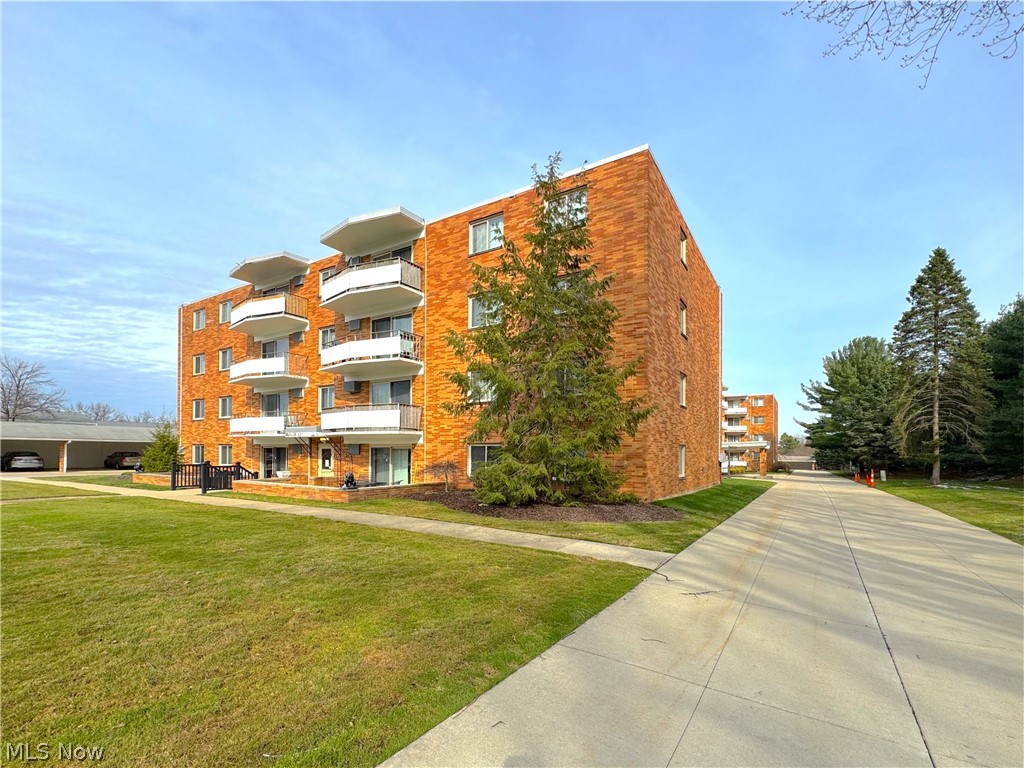 Pine Crest Condo - Residential