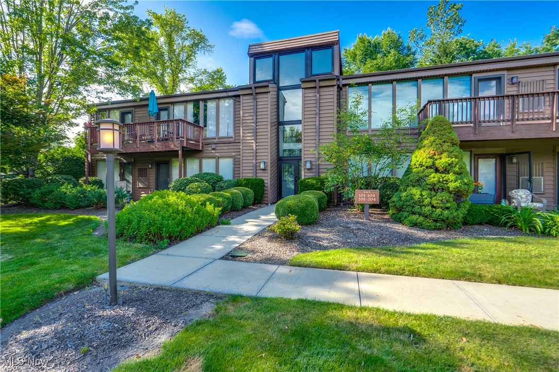 Welcome to this adorable Ranch Style Greenwood Village condo! Remodeled Throughout, Spacious Open Floor
 Plan With Floor To Ceiling Windows, Generous Sized Living, Dining, And Kitchen With Lots Of Cabinet Space, Granite
 Countertops With Breakfast Bar, And Glass Tile Backsplash With Under Cabinet Lighting, Stainless Steel Appliances
 Including Gas Range All Included, Updated Bathroom, In-Unit Laundry, Large Master Bedroom With Walk In Closet, Huge
 Private Balcony, Indoor/Outdoor pool, Tennis courts, Parks and Lots Of Other Amenities, A Great Place To Call Home!