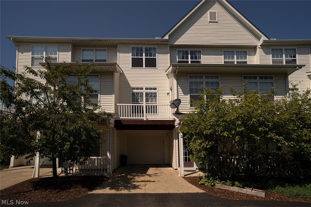 Chapman Grove Village Twnhms Sub Ph 1 - Residential