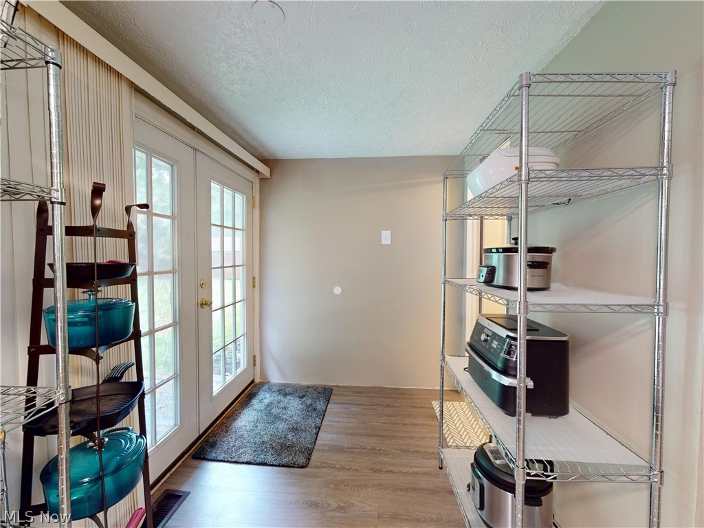 Meadow Rdg Colony - Residential