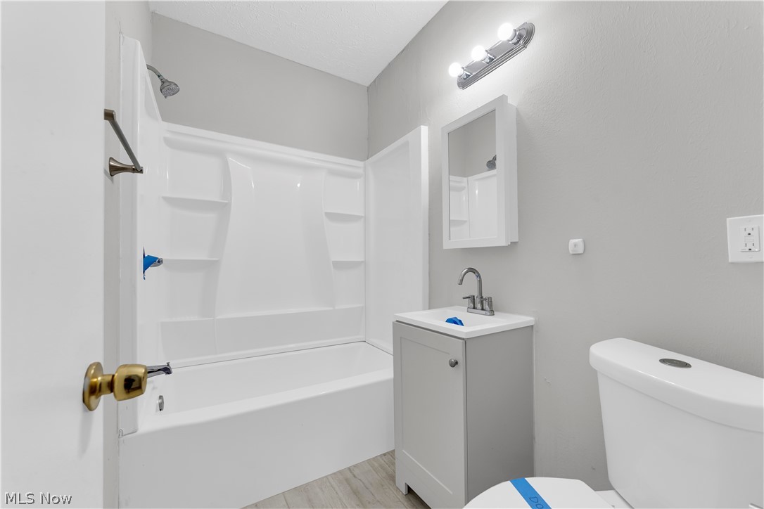 Moses Fishs - Residential Lease