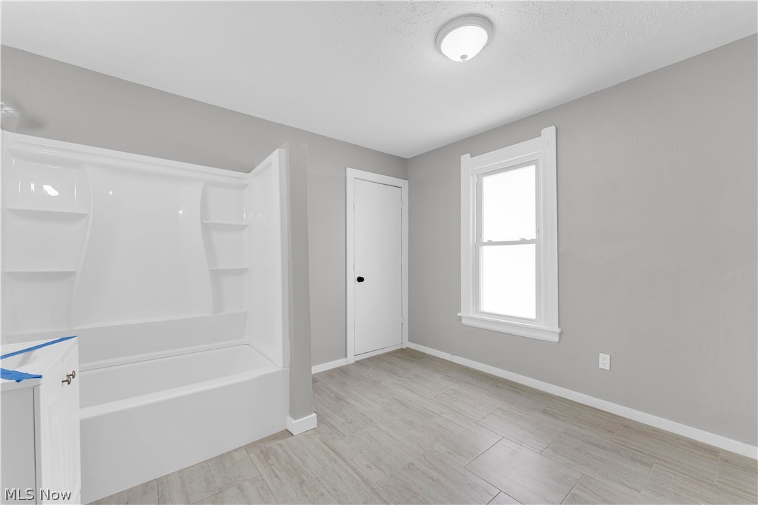 Moses Fishs - Residential Lease