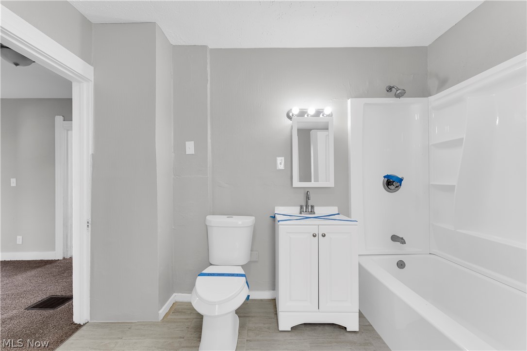 Moses Fishs - Residential Lease