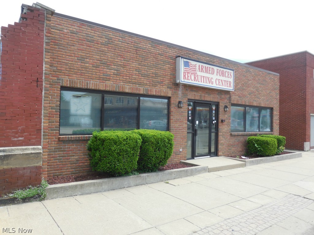 New Philadelphia - Commercial Sale
