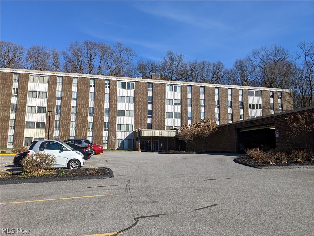 This lovely 2-bedroom, 1-bathroom condo in the highly sought-after Silver Lake Towers in Stow, Ohio is a must-see for anyone looking for a warm, comfortable and convenient apartment condo. Located at 3070 Kent Rd Suite 208, this unit boasts an amazing view of Adell Durbin Park, which you can enjoy from the comfort of your very own 3-season room. Inside, you'll find a spacious living room that's perfect for entertaining guests or simply relaxing with family. The kitchen is fully equipped with all the necessary appliances with room for a table to admire the view. The primary bedroom features ample closet space, including a large walk-in closet. The bathroom has been updated with a walk-in shower for added convenience. The unit is located in the D building, which comes with a variety of amenities for residents to enjoy. These include a party room, two guest suites, an exercise room, and a library/billiard room. Best of all, the monthly fee covers all utilities, including cable, making it easy to budget your expenses. 
Overall, this is an excellent opportunity to own a stylish and comfortable condo in a great location, complete with all the amenities you need to live a convenient and enjoyable lifestyle.