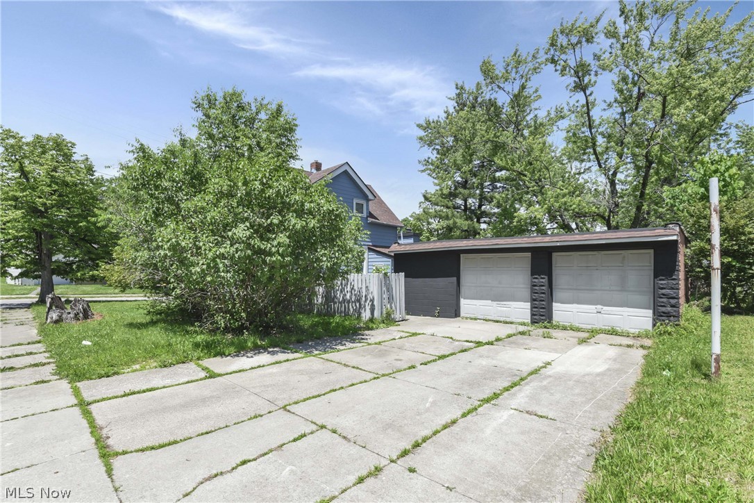 Joseph S Van De Boes Greenhur - Residential