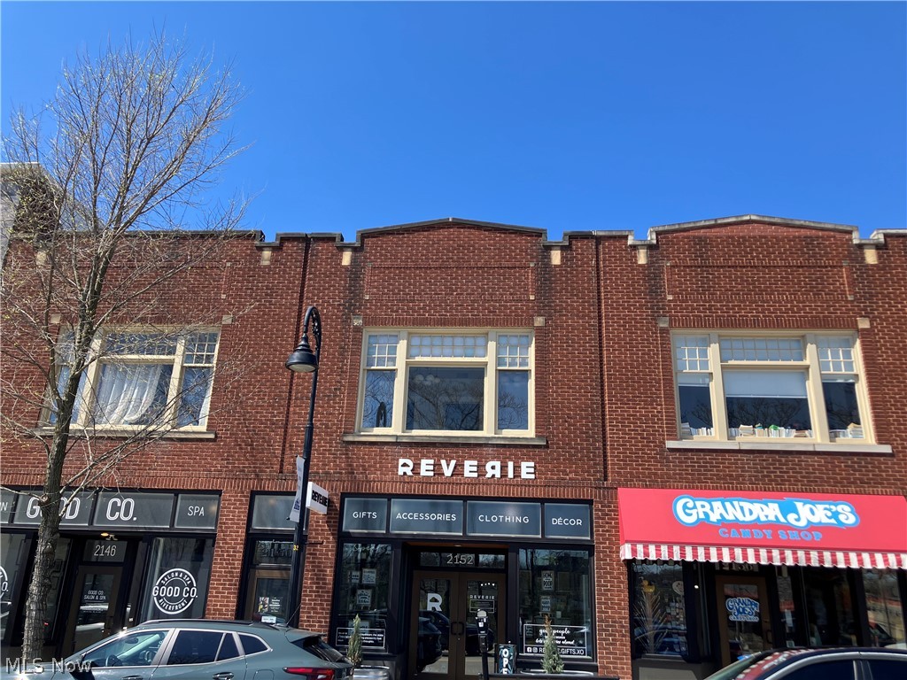 Office suite available for lease overlooking Front street featuring three private offices, a dedicated break room, and a private restroom. Ideal for a small businesses or professional services looking for a clean, efficient, and move-in ready workspace ....
Conveniently located on Front Street within steps of restaurants and entertainment venues...