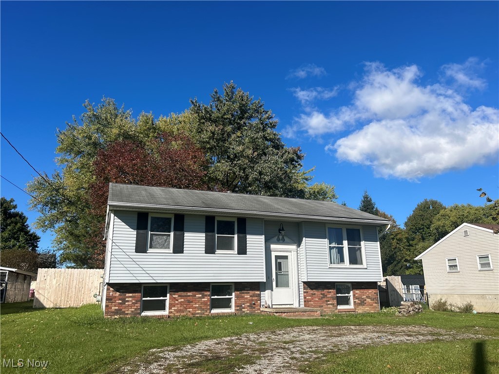 Wonderful Bi-Level home in Middlefield Village that was fully remodeled in 2022.  4 generous sized bedrooms with 1 & 1/2 bathrooms.  Kitchen with newer appliances, granite countertops and open to the Living Room and Dining room with sliders to the back deck overlooking the large private fenced in back yard.  Blank slate Landscaping for endless possibilities.  The Circular Drive has plenty of parking space.  This home is on a private Cul De Sac within close proximity to shopping, schools, parks, the bike path and restaurants.
