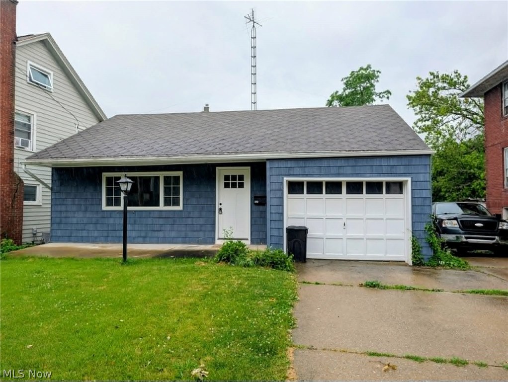 Cute as can be! 3 Bedroom with small office/den. Updated kitchen with dining area that overlooks the backyard. 2 bedrooms on the first floor and a large living room in the front of the home that opens up to the front porch. Full walk-out basement. This home is vacant and ready for a quick transition before school starts again.