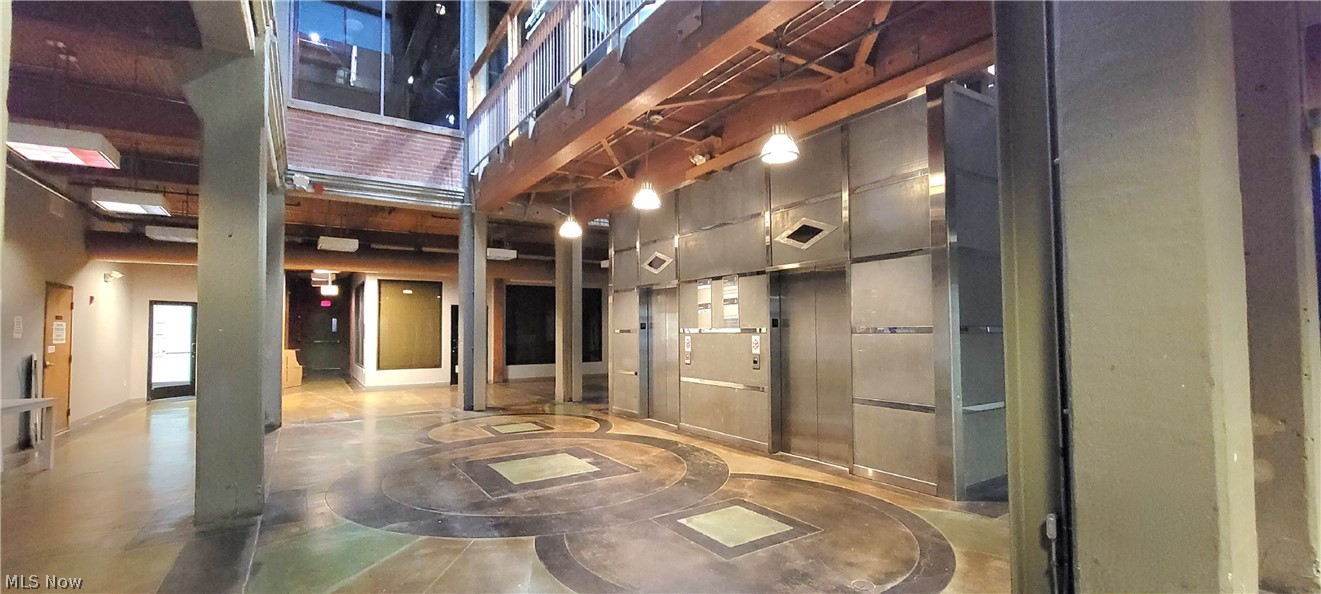 Lin Omni Square - Commercial Sale