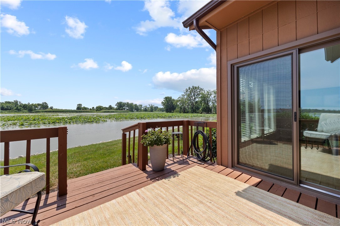 Lake In Woods Condo - Residential