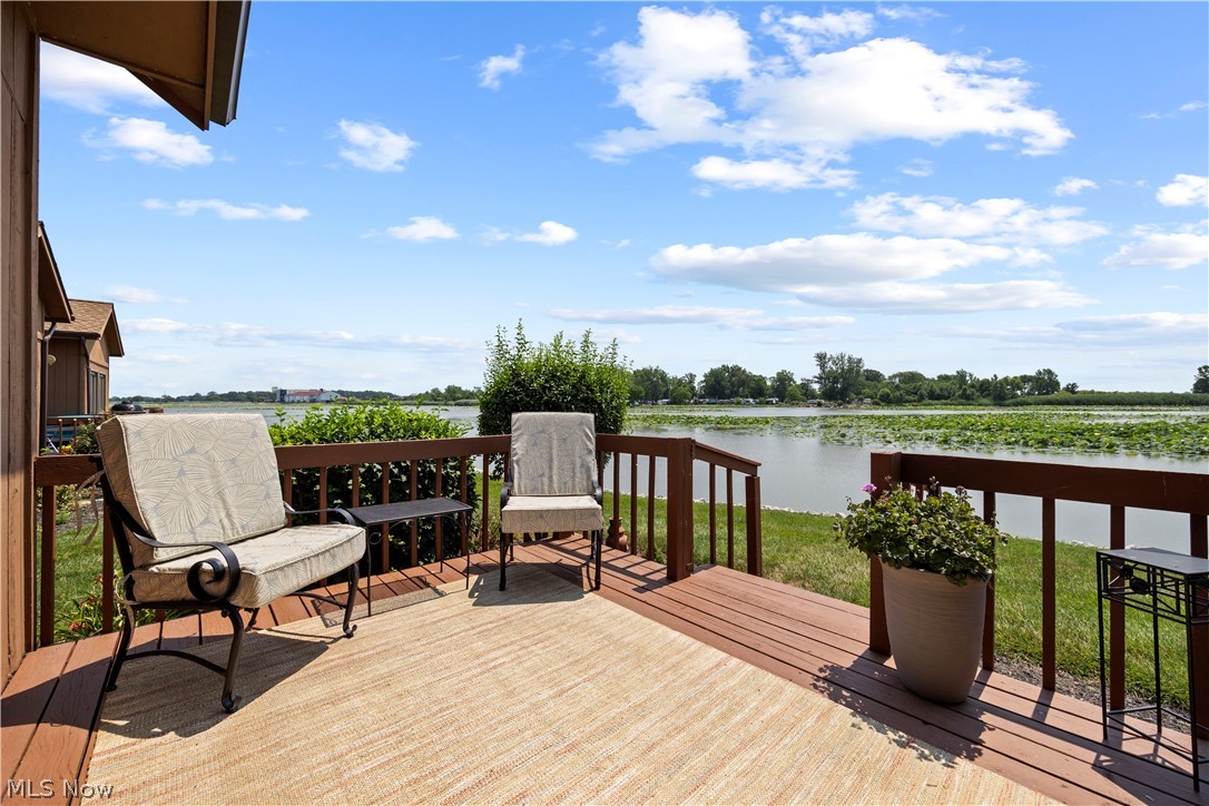 Lake In Woods Condo - Residential