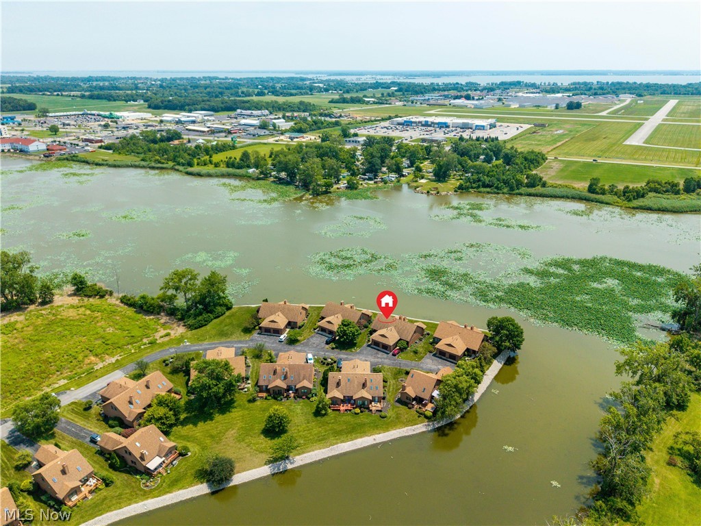 Lake In Woods Condo - Residential