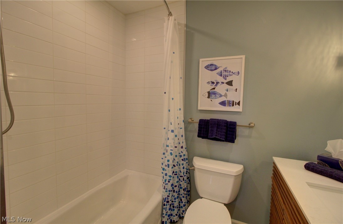 Lake In Woods Condo - Residential
