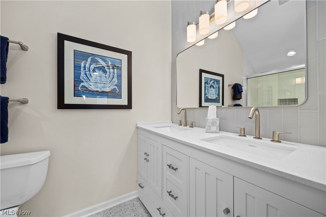 Lake In Woods Condo - Residential
