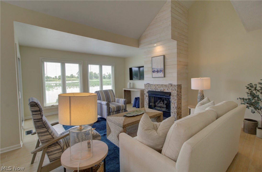 Lake In Woods Condo - Residential