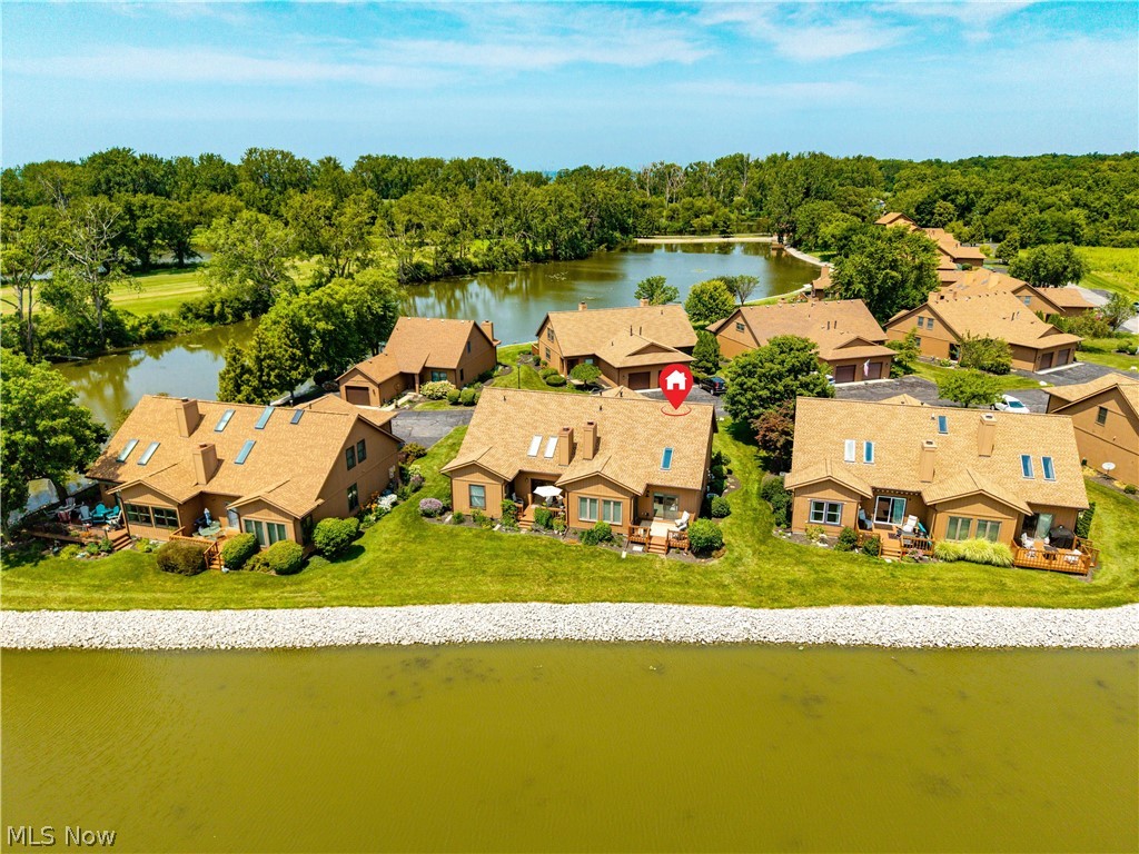 Lake In Woods Condo - Residential