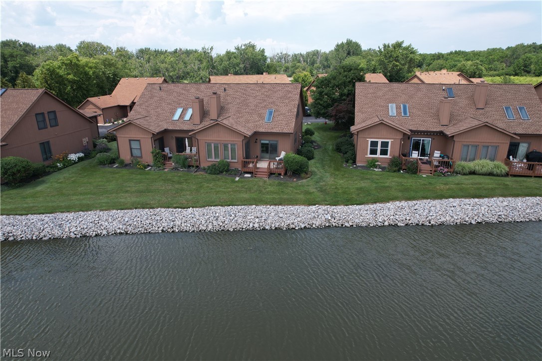 Lake In Woods Condo - Residential