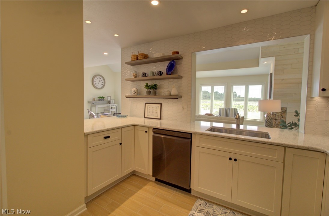 Lake In Woods Condo - Residential