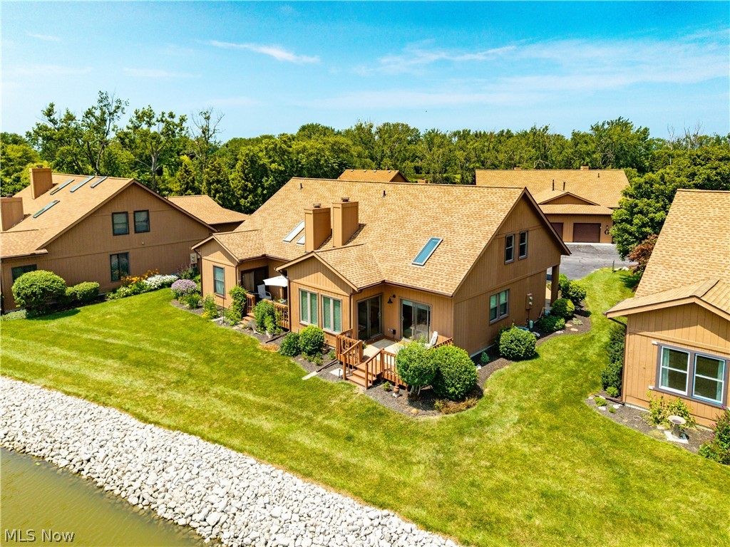 Lake In Woods Condo - Residential