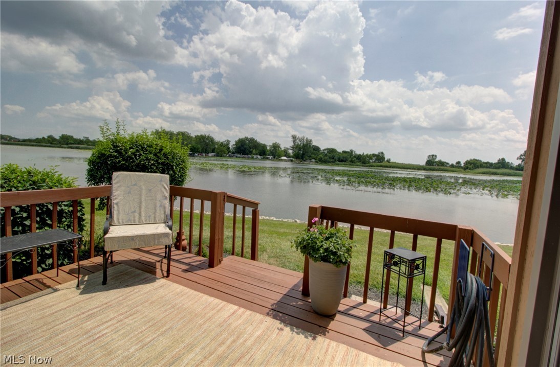 Lake In Woods Condo - Residential