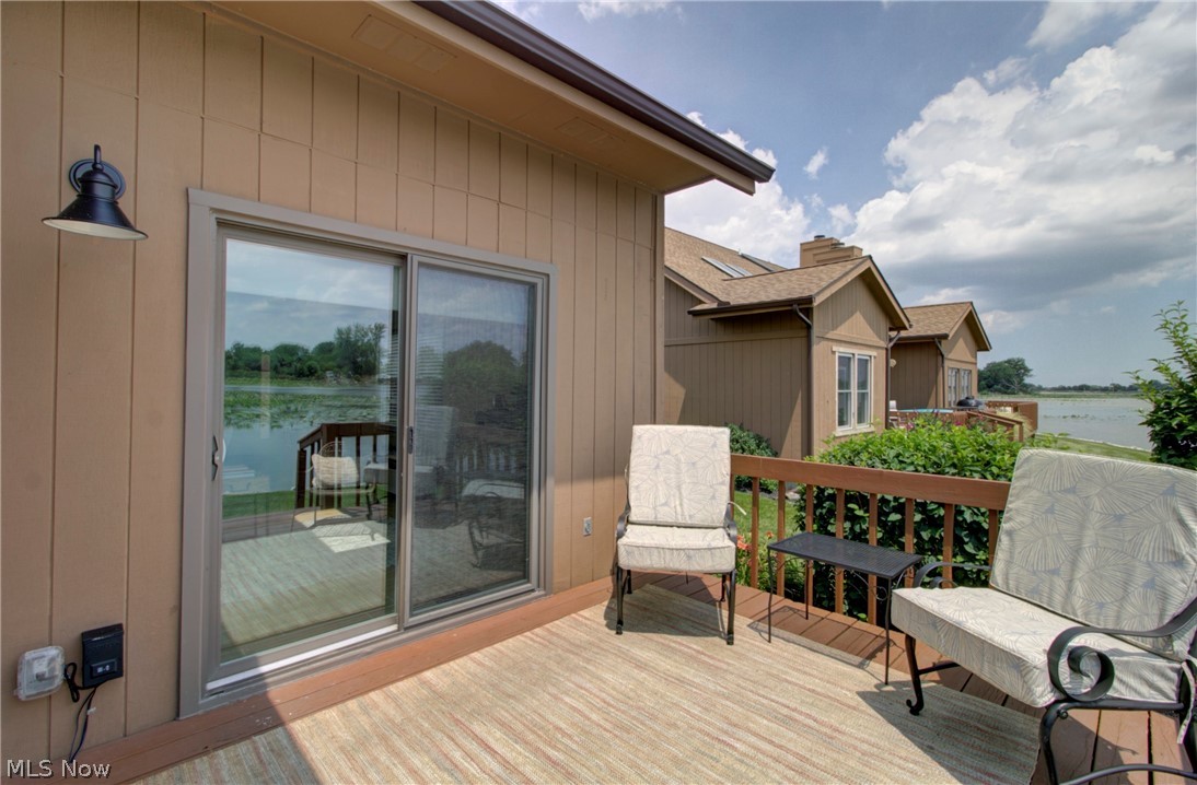 Lake In Woods Condo - Residential