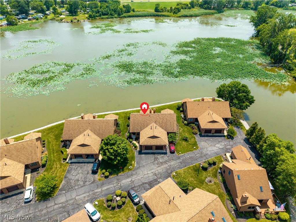 Lake In Woods Condo - Residential