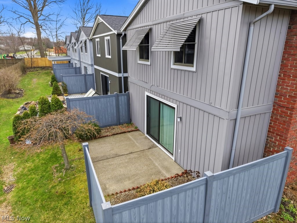 Co-Moor Twnhse Idlewood S Condo - Residential