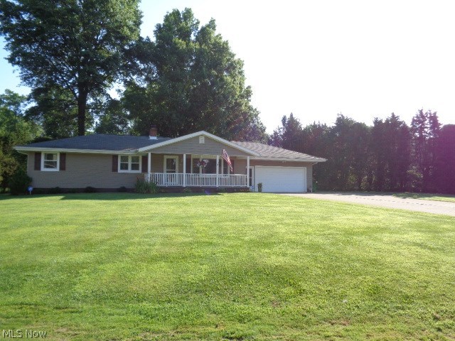 Welcome home to 4709 Everhart Dr. North Canton, Ohio 44720! Step inside and fall in love with the recently painted interior, newer carpet and large eat in kitchen! You'll love the sun room with fireplace for year round enjoyment. The basement rec room is quite large and could serve multiple purposes. It's currently being used as a rec room, additonal dining area and a 4th bedroom. 
This lovely features privacy and a large shed/outbuilding. 
Call today for your private showing and start packing!