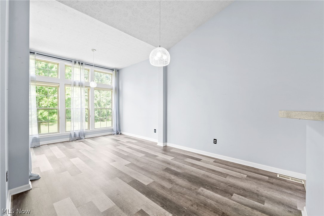 Ridgewood Falls Condo Ph 09 - Residential