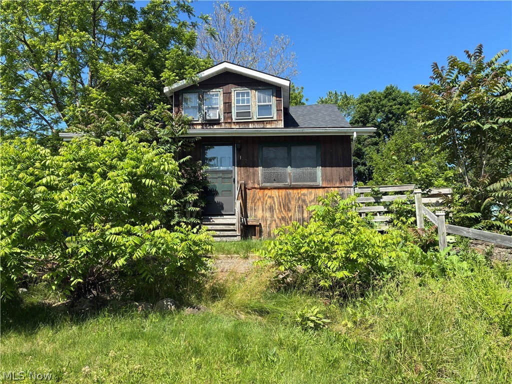 Large bungalow style home in Canton. would make a great investment for a flip/rental project with just a little TLC!