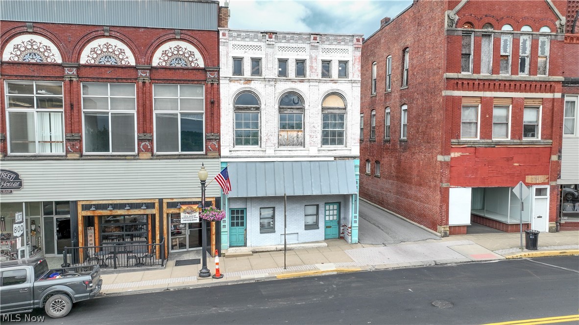 Village/Barnesville - Commercial Sale
