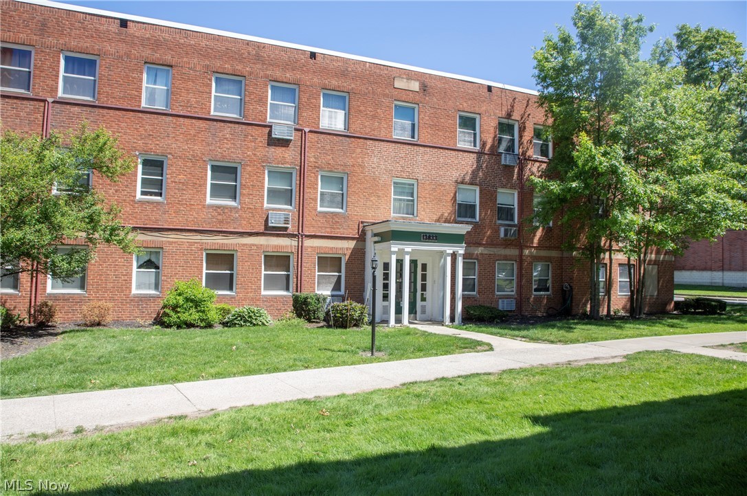 Welcome home to this bright and sunny 2-bedroom, 1-bath walk-up condominium in the desirable Mayflower
Condominiums. Located on the second floor with peaceful courtyard views, this well-maintained unit offers
comfortable living and abundant natural light throughout. Each floor of the building has laundry facilities. This unit
has a dedicated storage unit that is larger than most, and an included garage parking space (accessible via Fenwick Rd).
Ideally situated near shopping, dining, libraries, parks, and schools, this home also offers exceptional access to some of
Ohio's most renowned healthcare systems and educational institutions, including Case Western Reserve University,
John Carroll University, Cleveland State University, and more. Commuters will appreciate the convenient location,
while those seeking entertainment will love the short drive to downtown Cleveland's professional sports venues,
theaters, museums, and cultural attractions. An excellent opportunity for owner-occupants or investors alike!