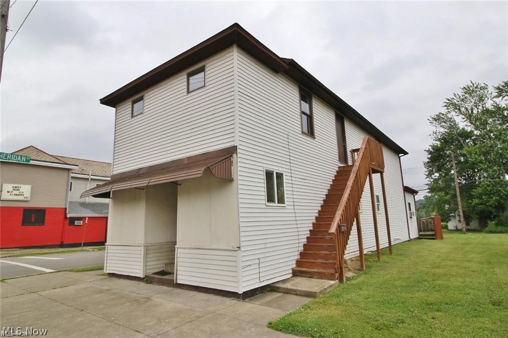 Efficiency apartment available located close to local amentities such as restaurants, shops and salons as well as Interstate 70. All utilities included in rent. All applicants subject to credit and background check. NO pets permitted.