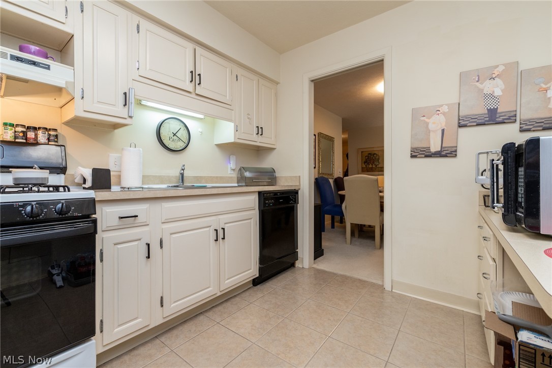 Acacia On the Green - Residential Lease