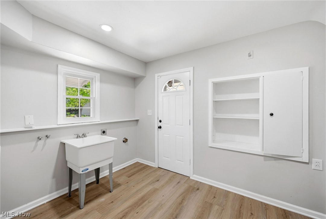 Lake Edge Homes Inc - Residential