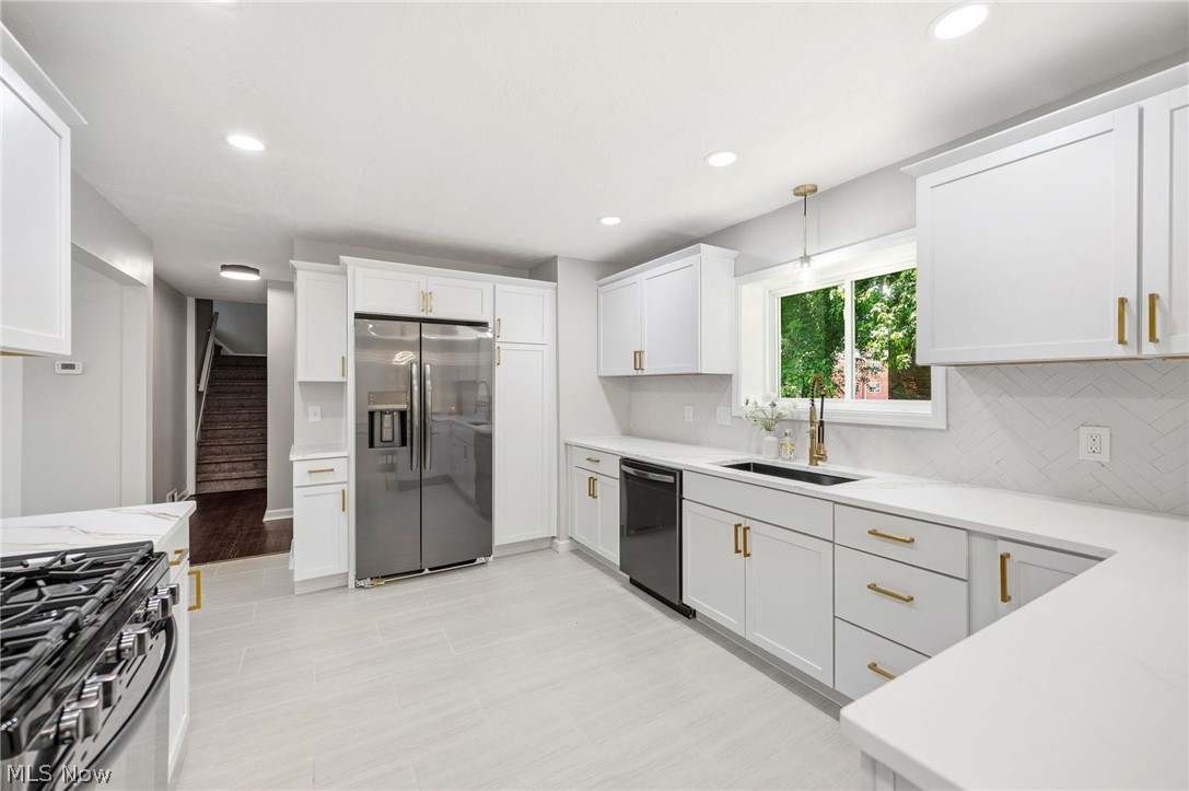 Lake Edge Homes Inc - Residential