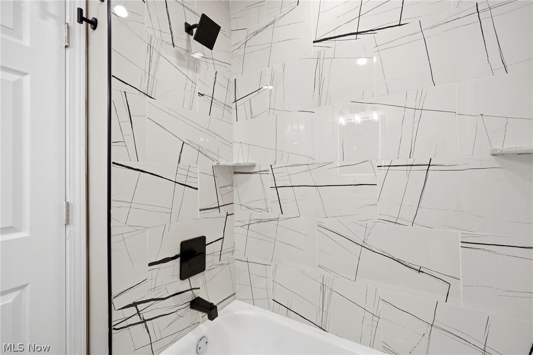 Lake Edge Homes Inc - Residential