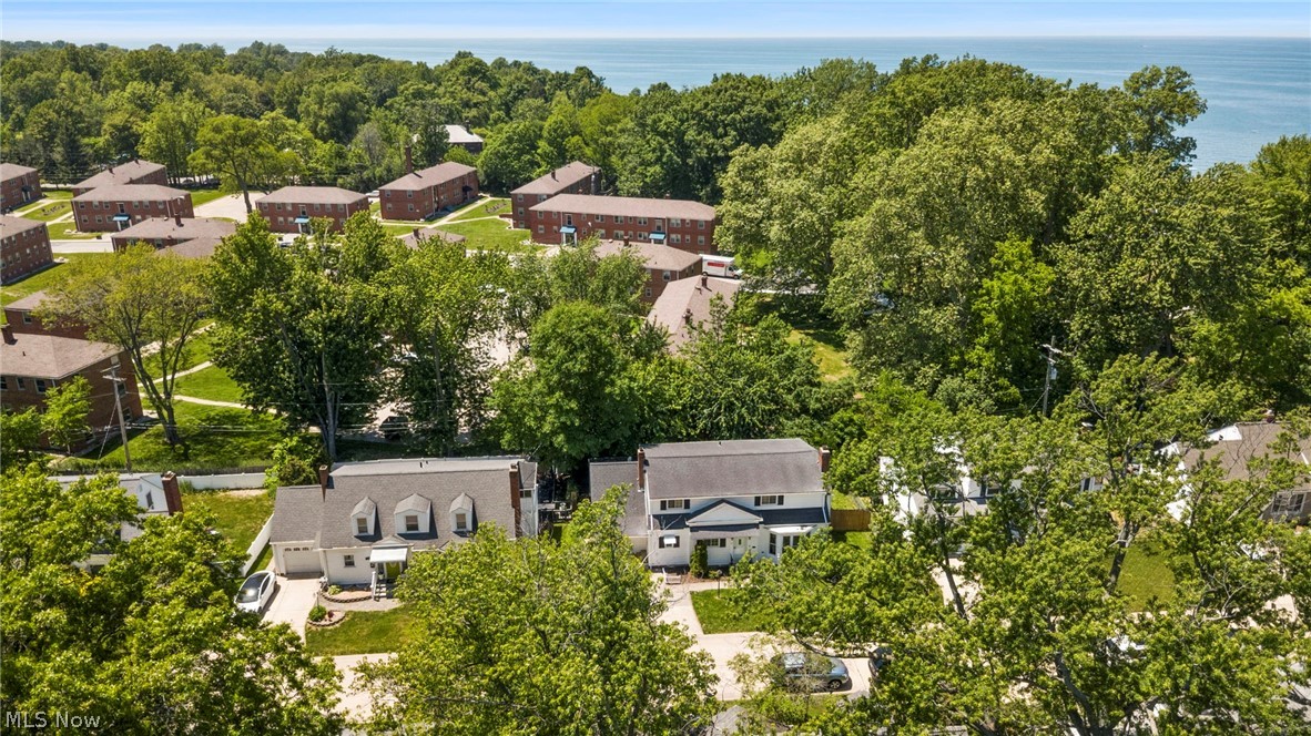 Lake Edge Homes Inc - Residential
