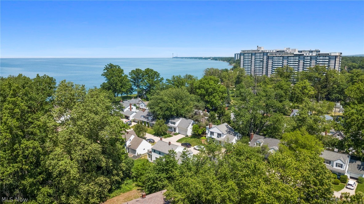 Lake Edge Homes Inc - Residential