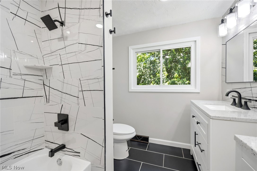 Lake Edge Homes Inc - Residential
