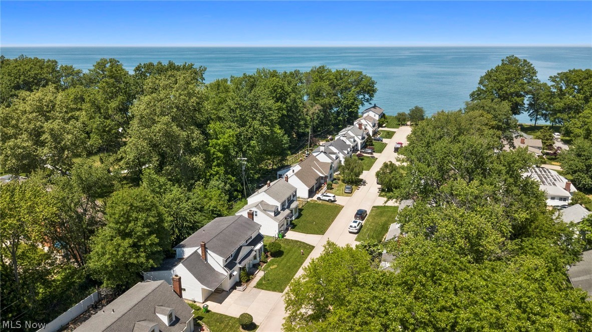 Lake Edge Homes Inc - Residential