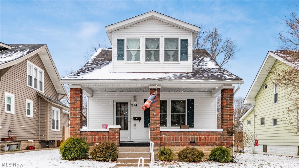 Welcome to this thoughtfully updated 3-bedroom, 2-bath home located in the heart of Cambridge. This home offers a spacious, well-designed layout with stylish finishes and a warm, inviting feel throughout. The updated kitchen features sleek countertops, stainless steel appliances, and ample cabinetry, making it equally suited for everyday living or entertaining. Both full bathrooms have been tastefully upgraded, while the bedrooms provide comfortable living space with generous closets. A versatile floor plan allows flexibility for remote work, hobbies, or guests. Step outside to a rear deck and a nicely sized yard, ideal for relaxing, gardening, or play. Conveniently located near the city park, you’ll enjoy easy access to outdoor recreation. With its blend of timeless design, modern updates, and prime location, this home checks all the boxes.