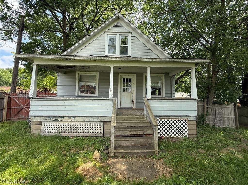 This is an ONLINE ONLY foreclosure sale. There are NO SHOWINGS. Deposit due by wire transfer within 48 upon conclusion. Funding must take place within 30 days of confirmation of sale. 5% Buyer’s Premium shall apply. Subject to postponement and cancellation. Full terms and conditions at online registration.