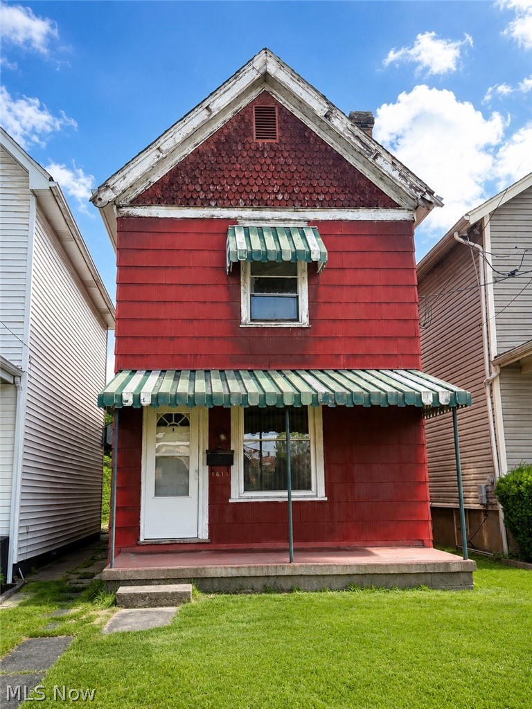 Three-bedroom home with loads of potential in the heart of Wellsburg! Conveniently located just off the highway, this property offers easy access to shopping, dining, schools, and other local amenities. Commuters will appreciate the quick access to the new Wellsburg Bridge connecting to Ohio, as well as the nearby Pennsylvania state line. Inside, you’ll find an inviting living area and a spacious kitchen with plenty of room for cooking, gathering, and entertaining. The home also offers the possibility of having bathrooms on both levels, providing additional convenience and value for future owners. Enjoy the advantages of low West Virginia taxes, a flat yard, and off-street parking. Whether you’re looking for an affordable starter home, a rental property, or your next investment opportunity, this charming home is ready for your personal touches and vision. Don’t miss the chance to make this property your own and unlock its full potential.